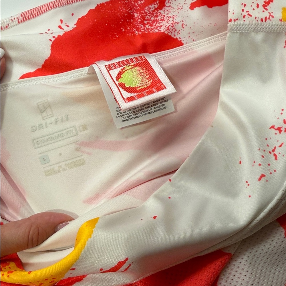 Nike Abstract Red and White Skirt - Picture 3 of 5